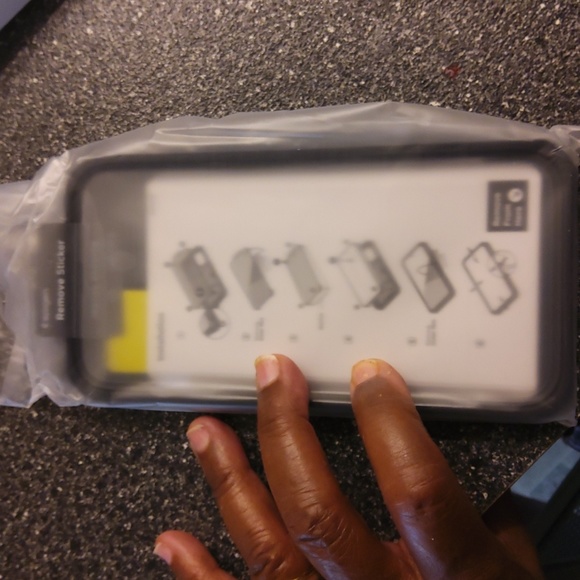 Blk.iphone 6.7 2021 GEO  ARMOR 360 - Picture 3 of 3